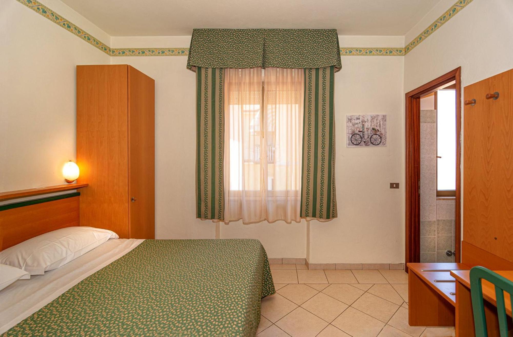 Hotel Mariani ลิโด ดิ กามาโยเร ภายนอก รูปภาพ