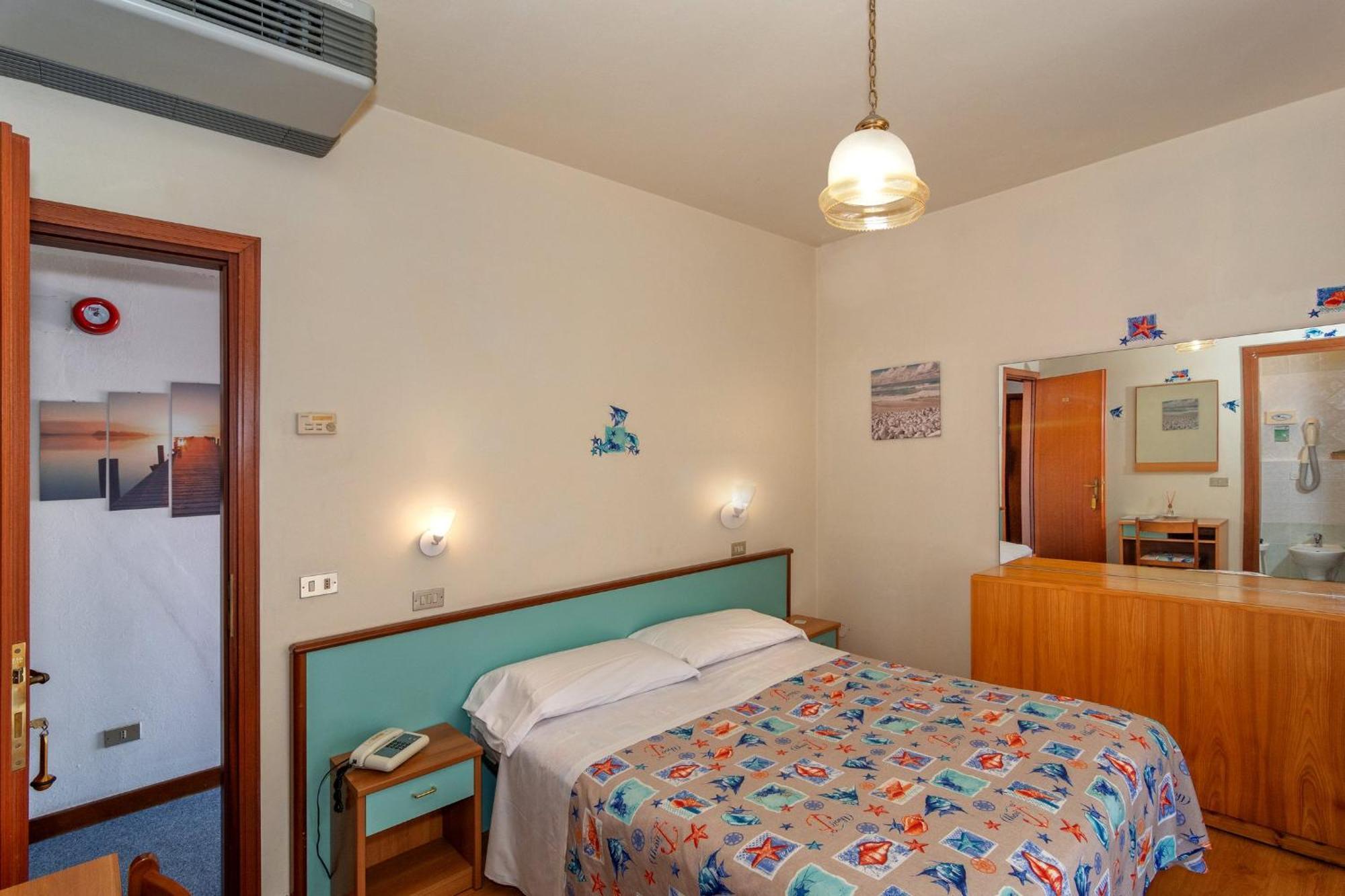 Hotel Mariani ลิโด ดิ กามาโยเร ภายนอก รูปภาพ